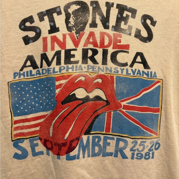 Lucky Brand Rolling Stones Invade America‎ Beige Graphic T-Shirt Size M - Picture 3 of 4